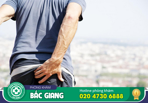 Mụn mủ ở mông cảnh báo triệu chứng bệnh hậu môn trực tràng